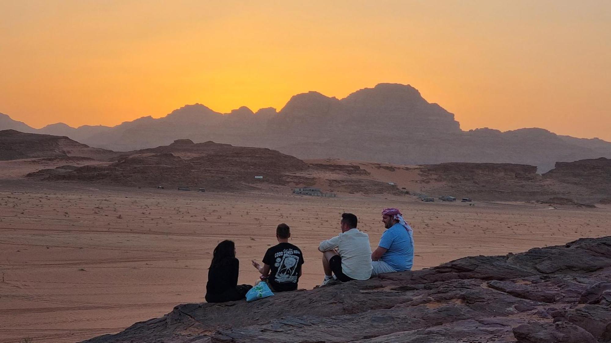 Desert Knights Camp Ram Vadisi Dış mekan fotoğraf